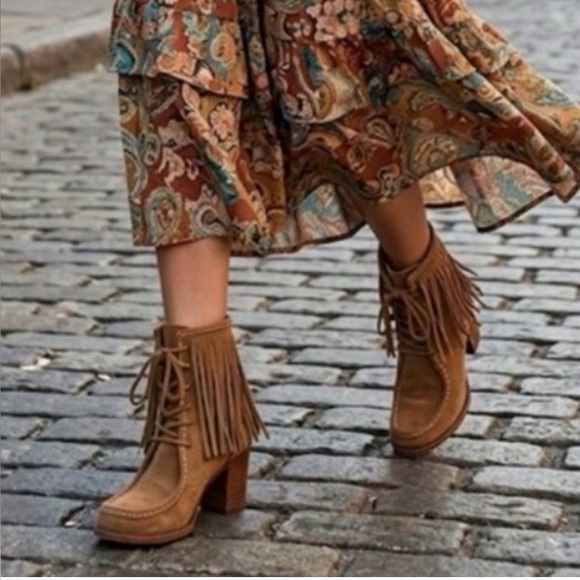 Frye Shoes - FRYE Fringe Suede Brown Parker Lace-Up Boots 8 Streetstyle Boho